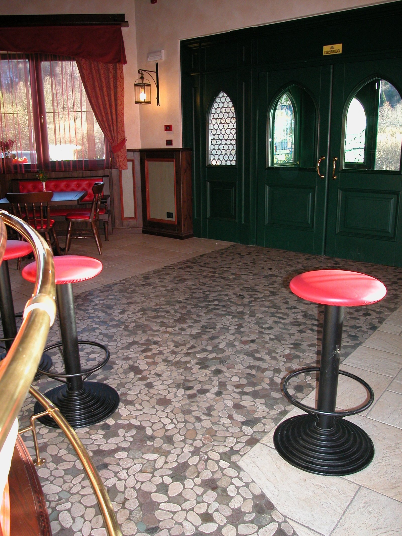 ciottolo tagliato presso entrata